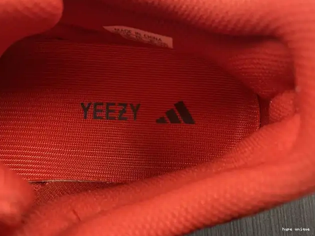 hype Red HQ6979 700 Yeezy Boost Adidas Hi-Res 0518